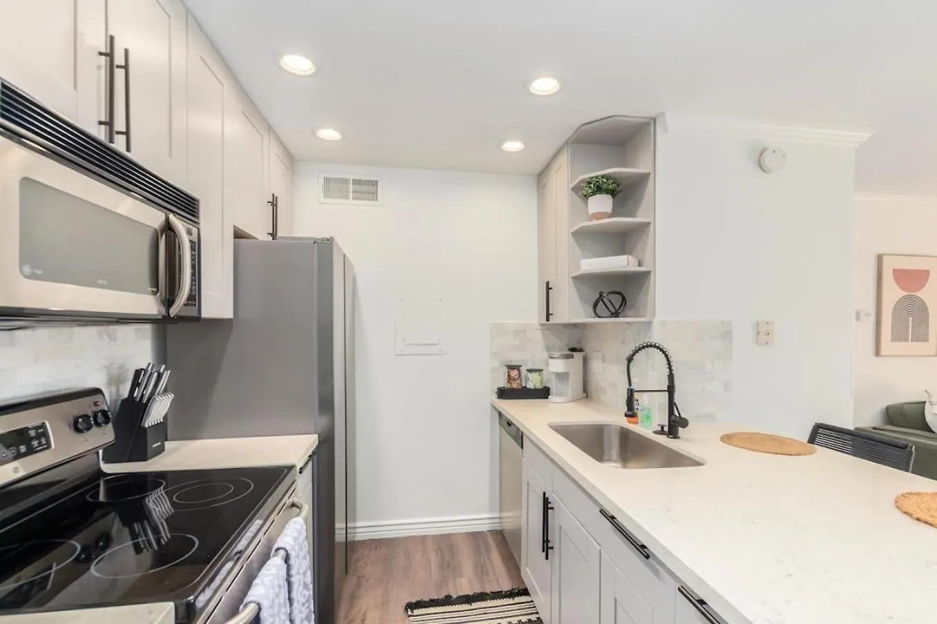 Luxe, 2Br Old Town Condo Wpatio, Pool, & Parking Scottsdale 0*,